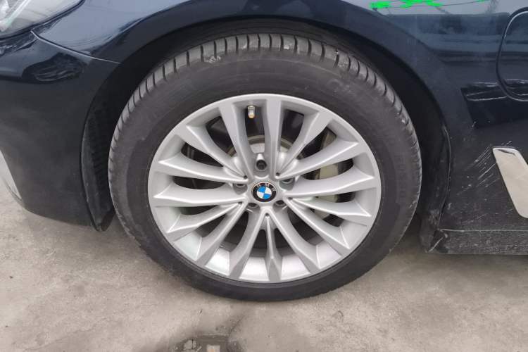 Used BMW 5 Series New Energy 2021 535Le Luxury Package Exterior 4
