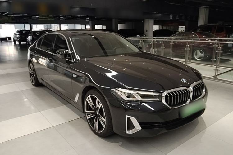 Used BMW 5 Series New Energy 2021 535Le Luxury Package Front Right 45 Deg