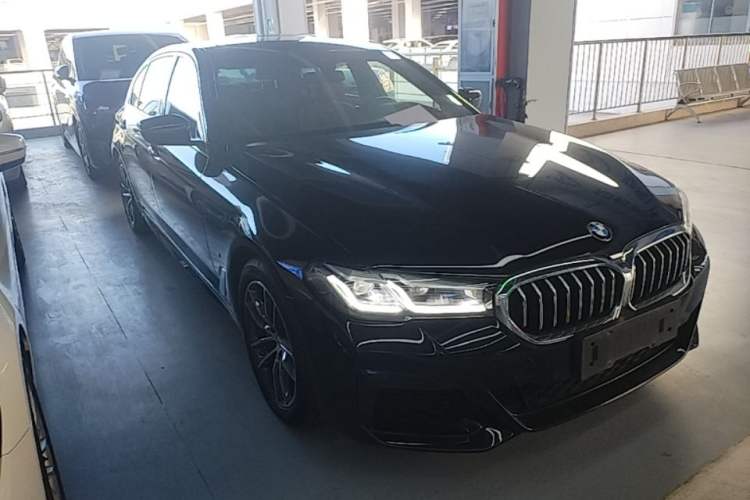Used BMW 5 Series New Energy 2021 535Le M Sport Package Front Right 45 Deg