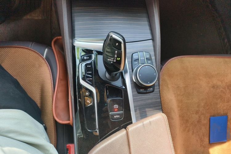 Used BMW 5 Series New Energy 2021 535Le Luxury Package Gear Lever