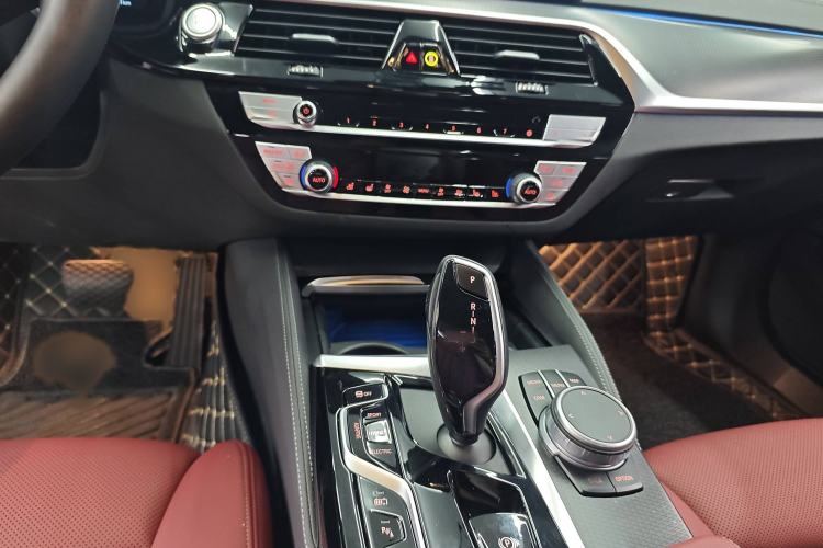Used BMW 5 Series New Energy 2021 Restyled 535Le Pioneer Edition M Sport Package Gear Lever