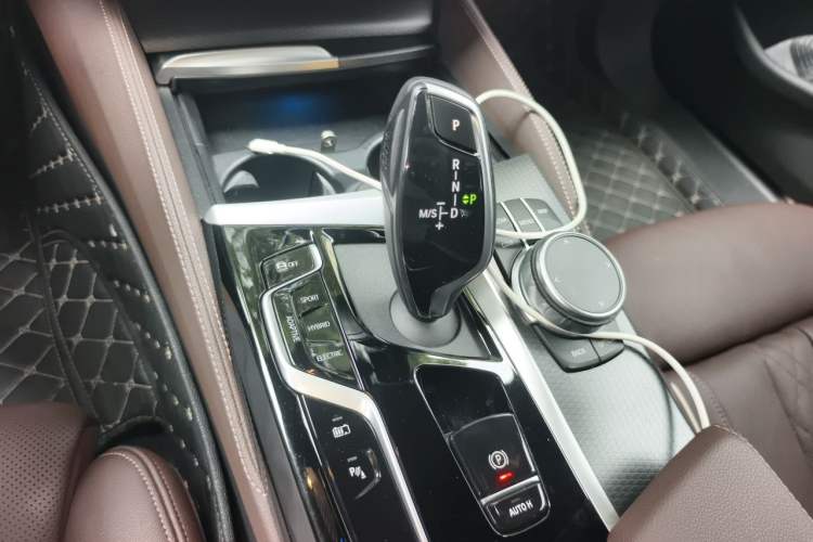 Used BMW 5 Series New Energy 2021 535Le Pioneer Edition M Sport Package Gear Lever