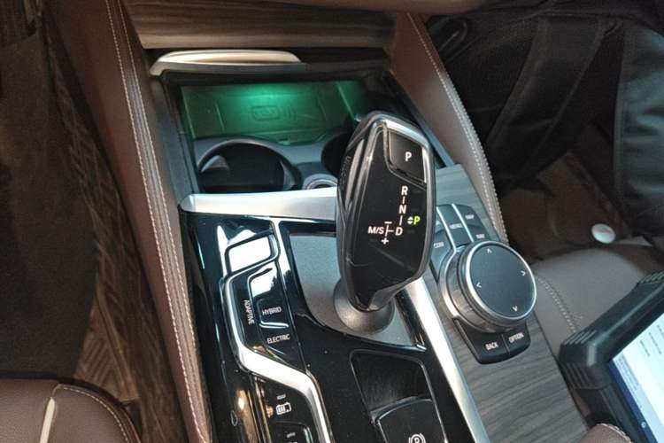 Used BMW 5 Series New Energy 2021 535Le Luxury Package Gear Lever