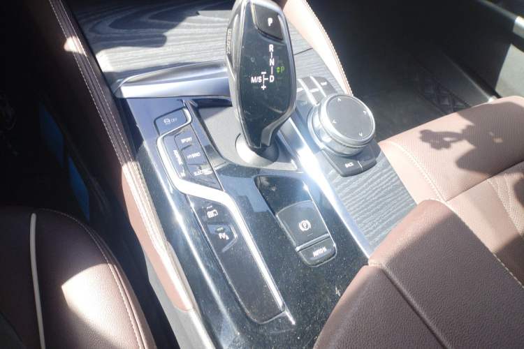 Used BMW 5 Series New Energy 2021 535Le M Sport Package Gear Lever