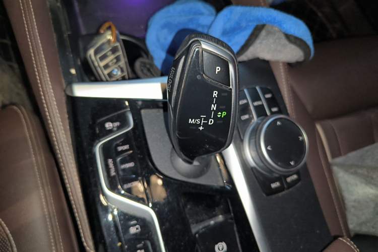 Used BMW 5 Series New Energy 2021 Restyled 535Le Pioneer Edition M Sport Package Gear Lever