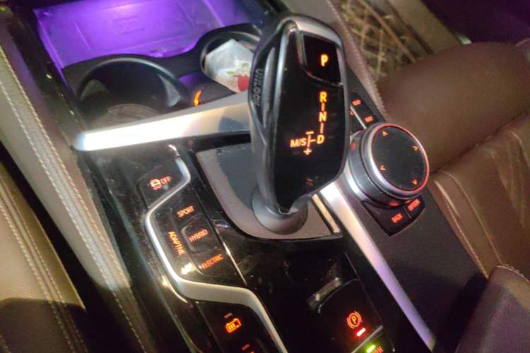 Used BMW 5 Series New Energy 2021 Restyled 535Le Pioneer Edition M Sport Package Gear Lever
