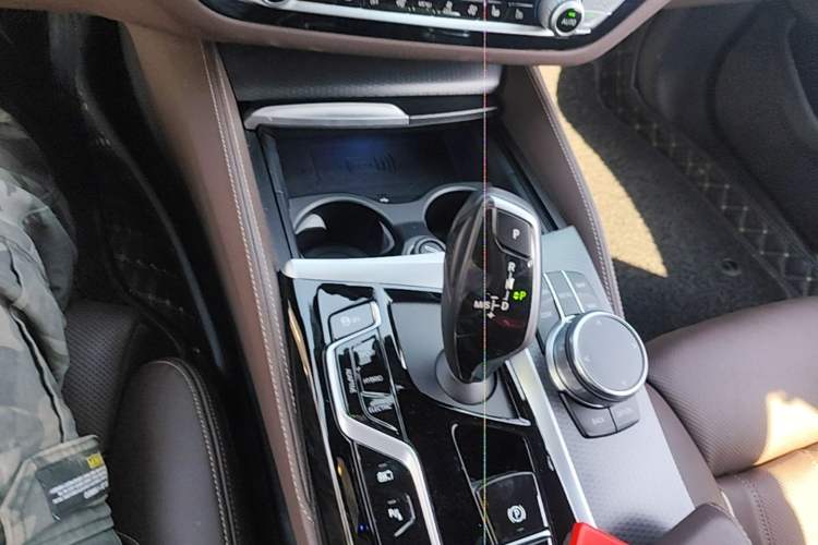 Used BMW 5 Series New Energy 2021 535Le Pioneer Edition M Sport Package Gear Lever