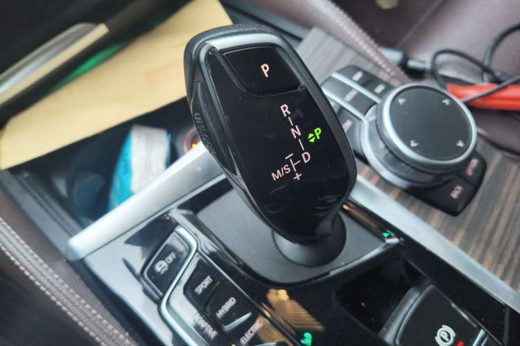 Used BMW 5 Series New Energy 2021 535Le Luxury Package Gear Lever