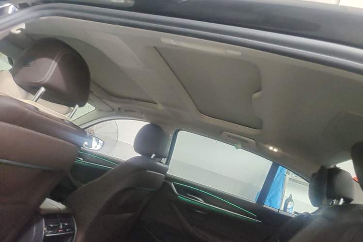 Used BMW 5 Series New Energy 2021 Updated 535Le Luxury Package Headliner