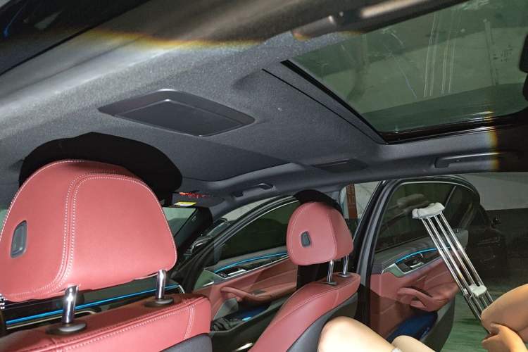 Used BMW 5 Series New Energy 2021 Restyled 535Le M Sport Package Headliner