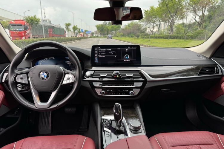 Used BMW 5 Series New Energy 2021 535Le Luxury Package Interior 1