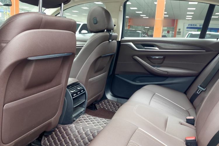 Used BMW 5 Series New Energy 2021 535Le Luxury Package Interior 2