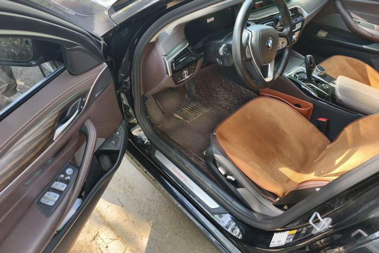 Used BMW 5 Series New Energy 2021 535Le Luxury Package Interior 3