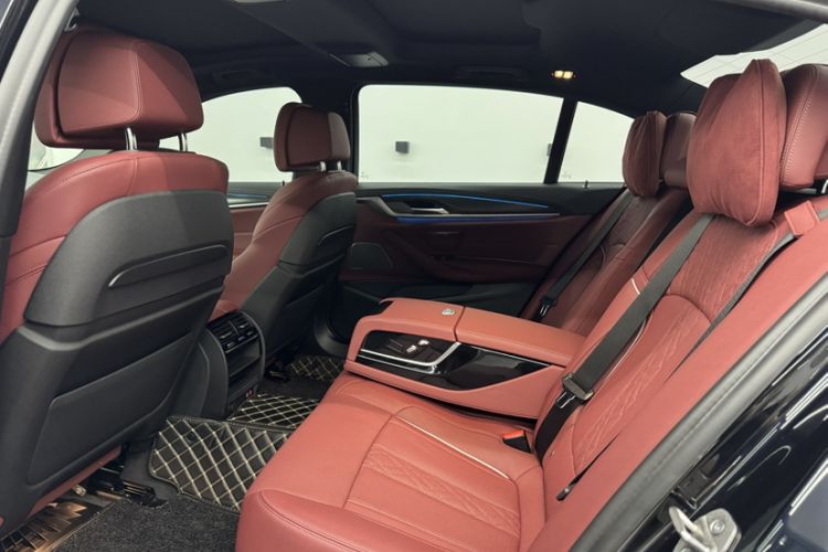 Used BMW 5 Series New Energy 2021 Restyled 535Le Pioneer Edition M Sport Package Interior 3