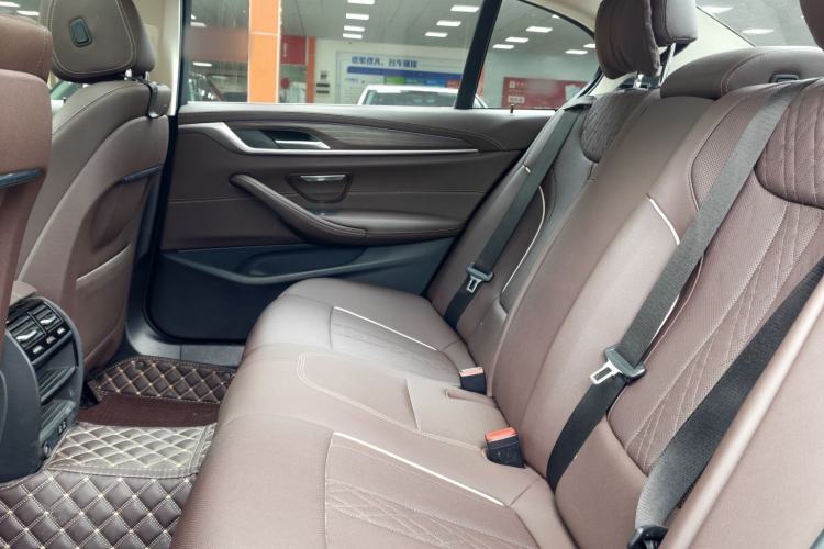 Used BMW 5 Series New Energy 2021 535Le Luxury Package Interior 3