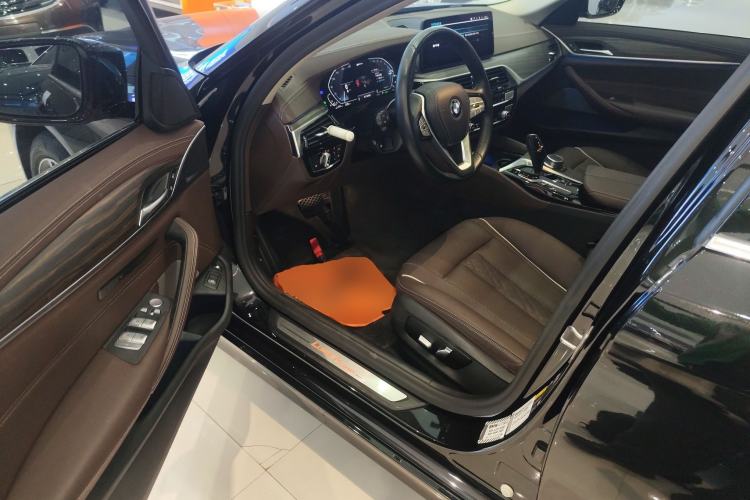 Used BMW 5 Series New Energy 2021 535Le Luxury Package Interior 3