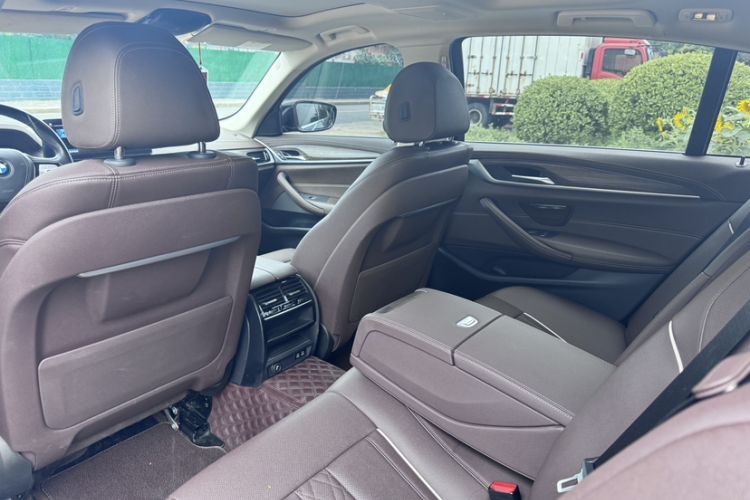 Used BMW 5 Series New Energy 2021 Updated 535Le Luxury Package Interior 3