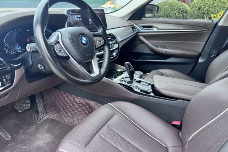 Used BMW 5 Series New Energy 2021 Updated 535Le Luxury Package Interior 4
