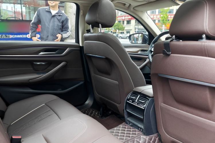 Used BMW 5 Series New Energy 2021 535Le Luxury Package Interior 5