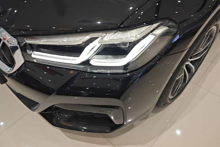Used BMW 5 Series New Energy 2021 535Le Pioneer Edition M Sport Package Left Front Headlight
