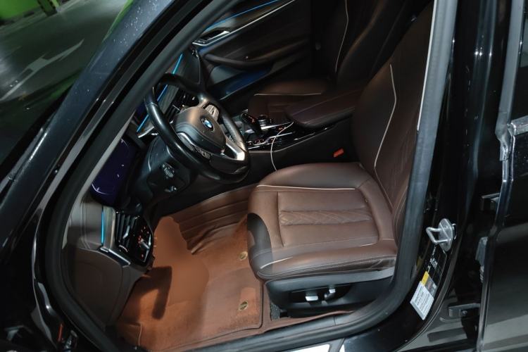 Used BMW 5 Series New Energy 2021 535Le Luxury Package Left Front Seat