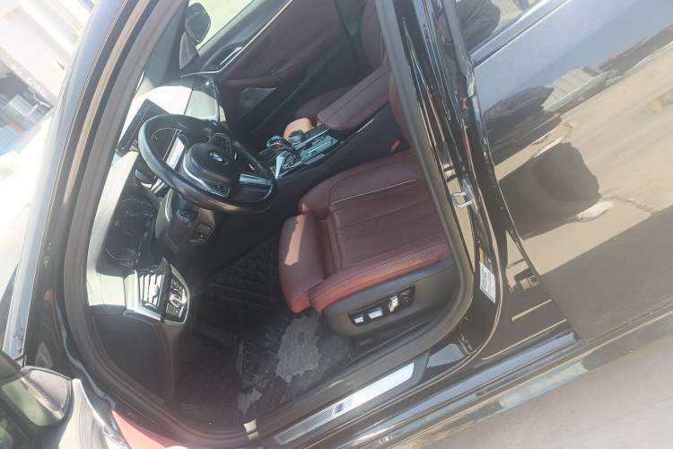 Used BMW 5 Series New Energy 2021 535Le Pioneer Edition M Sport Package Left Front Seat