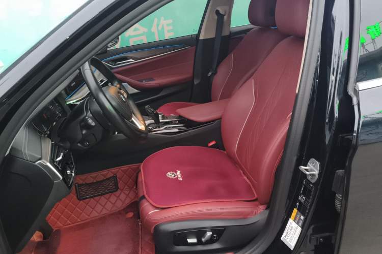 Used BMW 5 Series New Energy 2021 535Le Luxury Package Left Front Seat