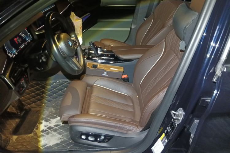 Used BMW 5 Series New Energy 2021 Restyled 535Le Pioneer Edition M Sport Package Left Front Seat