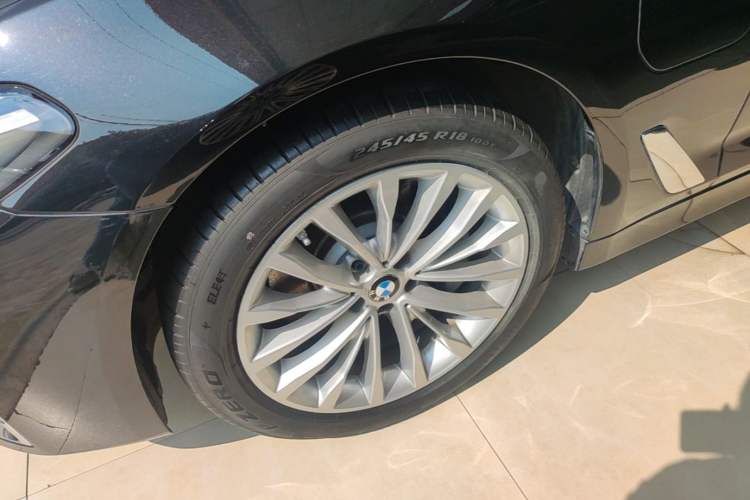 Used BMW 5 Series New Energy 2021 535Le Luxury Package Left Front Wheel Hub