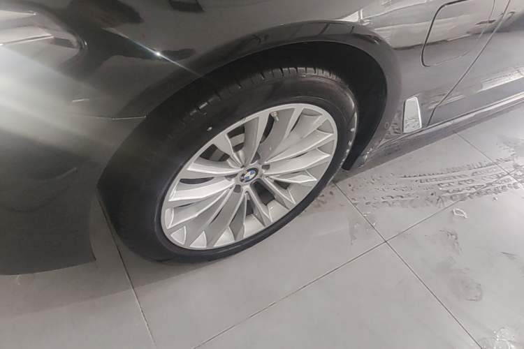 Used BMW 5 Series New Energy 2021 Updated 535Le Luxury Package Left Front Wheel Hub