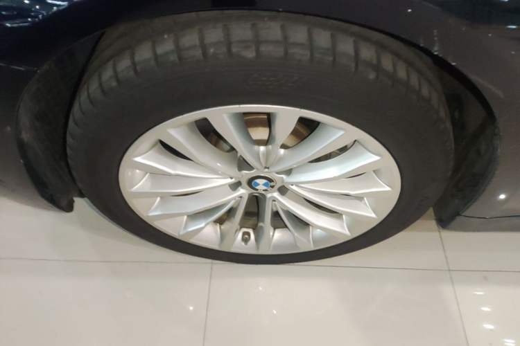 Used BMW 5 Series New Energy 2021 Updated 535Le Luxury Package Left Front Wheel Hub