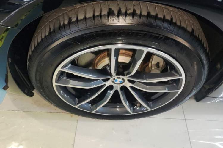 Used BMW 5 Series New Energy 2021 535Le Pioneer Edition M Sport Package Left Front Wheel Hub