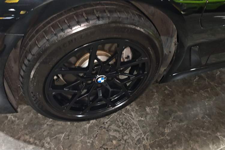 Used BMW 5 Series New Energy 2021 535Le Luxury Package Left Front Wheel Hub