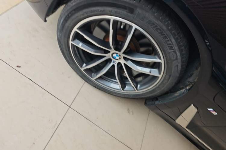 Used BMW 5 Series New Energy 2021 535Le Pioneer Edition M Sport Package Left Front Wheel Hub