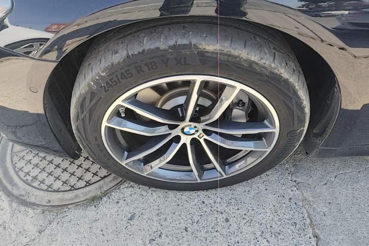 Used BMW 5 Series New Energy 2021 535Le Pioneer Edition M Sport Package Left Front Wheel Hub