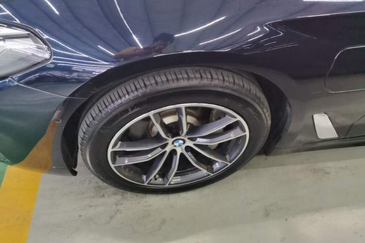 Used BMW 5 Series New Energy 2021 535Le M Sport Package Left Front Wheel Hub