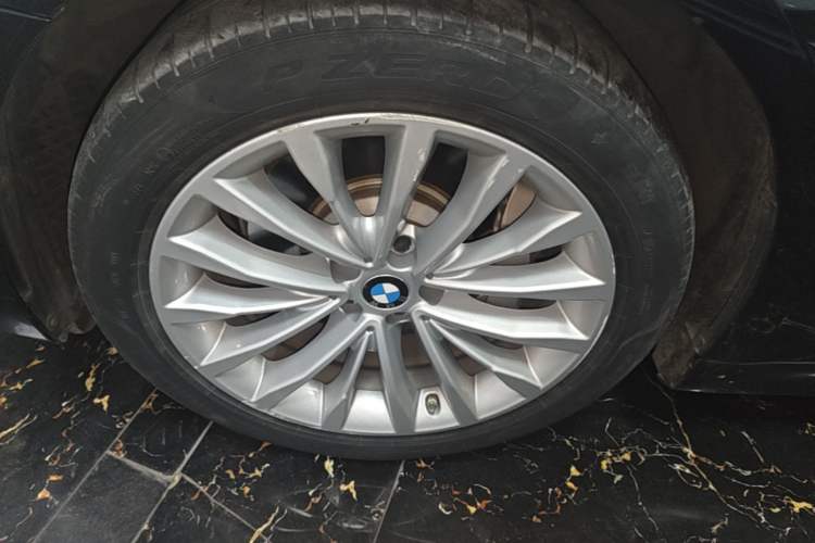 Used BMW 5 Series New Energy 2021 Updated 535Le Luxury Package Left Front Wheel Hub