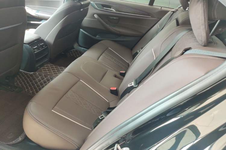 Used BMW 5 Series New Energy 2021 535Le Luxury Package Left Rear Seat