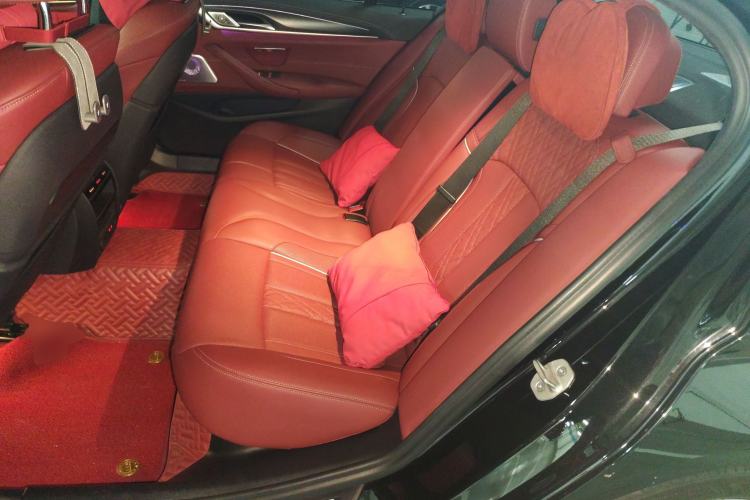 Used BMW 5 Series New Energy 2021 535Le Pioneer Edition M Sport Package Left Rear Seat