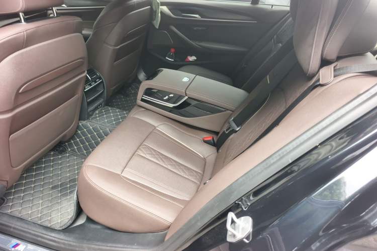 Used BMW 5 Series New Energy 2021 535Le Pioneer Edition M Sport Package Left Rear Seat
