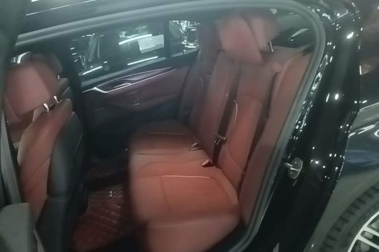 Used BMW 5 Series New Energy 2021 Restyled 535Le Pioneer Edition M Sport Package Left Rear Seat