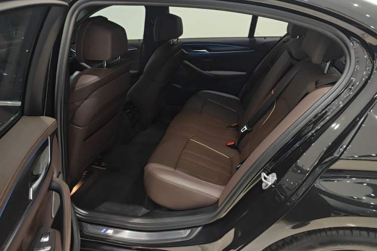 Used BMW 5 Series New Energy 2021 535Le Pioneer Edition M Sport Package Left Rear Seat