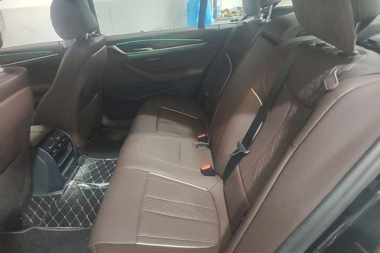 Used BMW 5 Series New Energy 2021 Updated 535Le Luxury Package Left Rear Seat