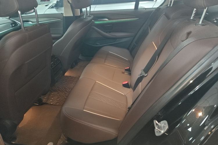 Used BMW 5 Series New Energy 2021 535Le Luxury Package Left Rear Seat