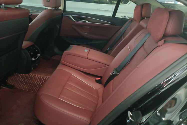 Used BMW 5 Series New Energy 2021 535Le Luxury Package Left Rear Seat