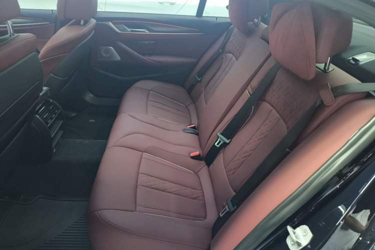 Used BMW 5 Series New Energy 2021 535Le Pioneer Edition M Sport Package Left Rear Seat