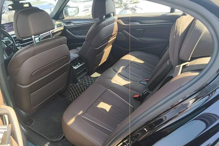 Used BMW 5 Series New Energy 2021 535Le Pioneer Edition M Sport Package Left Rear Seat