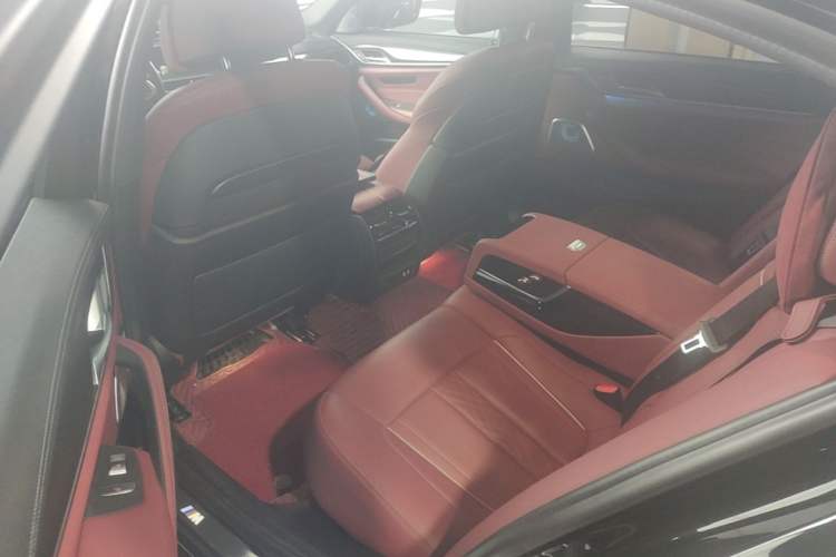 Used BMW 5 Series New Energy 2021 535Le Pioneer Edition M Sport Package Left Rear Seat