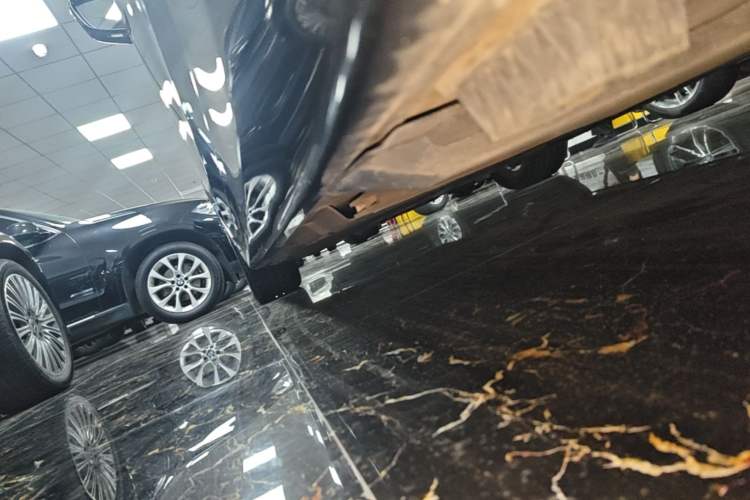 Used BMW 5 Series New Energy 2021 535Le Luxury Package Left Side Sill