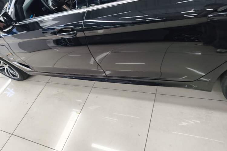 Used BMW 5 Series New Energy 2021 535Le M Sport Package Left Side Sill